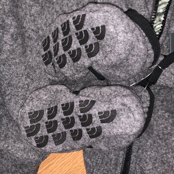 NWT The North Face Baby Denali One-Piece Set (includes mitten and boots), 18-24M - Picture 10 of 16